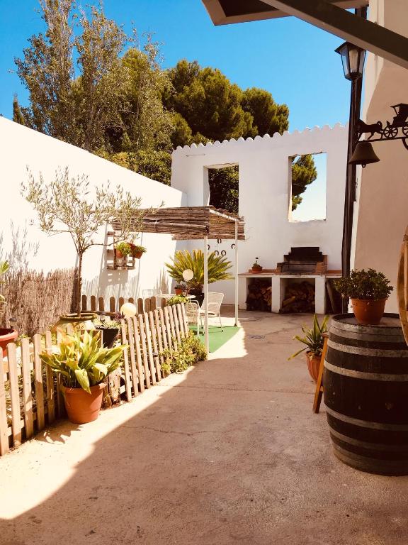 Best Lodging for La Tomatina Festival in Spain - La Casita Santa Barbara