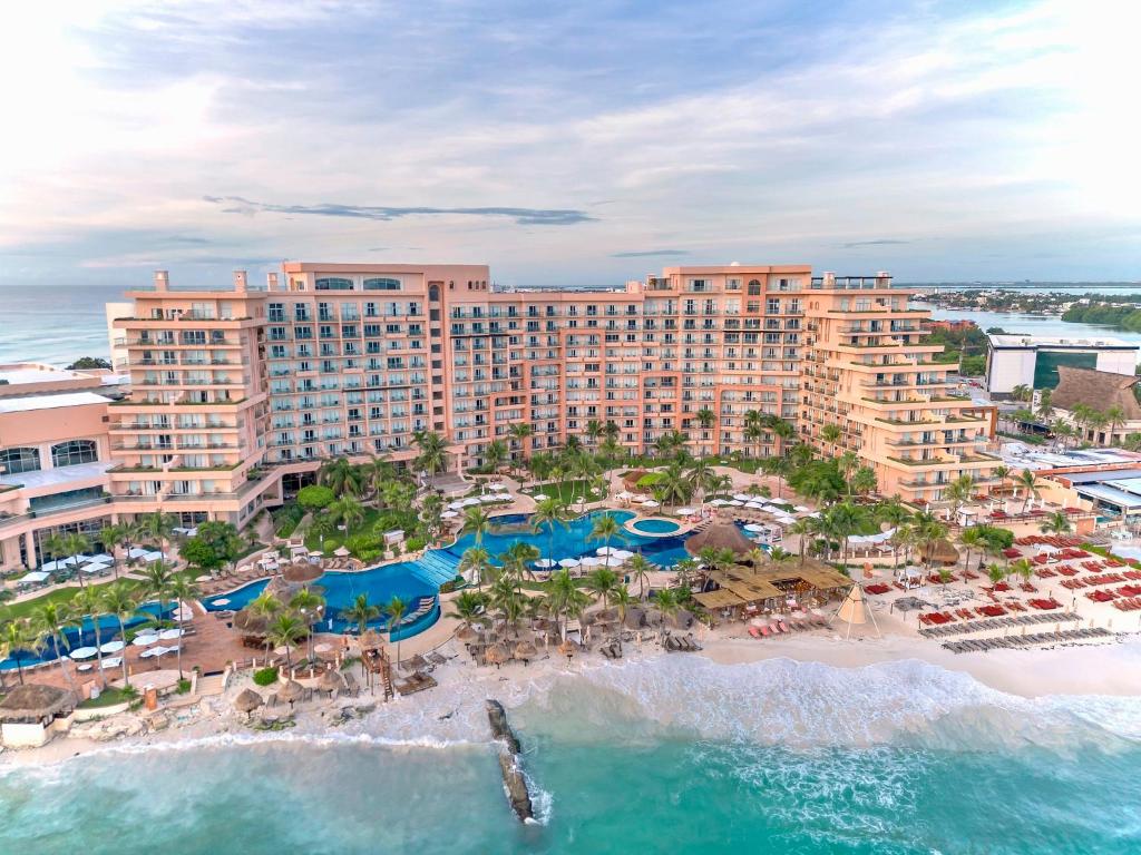 Accommodation in Cancun Mexico - Best Lodging in Cancun - Grand Fiesta Americana Coral Beach