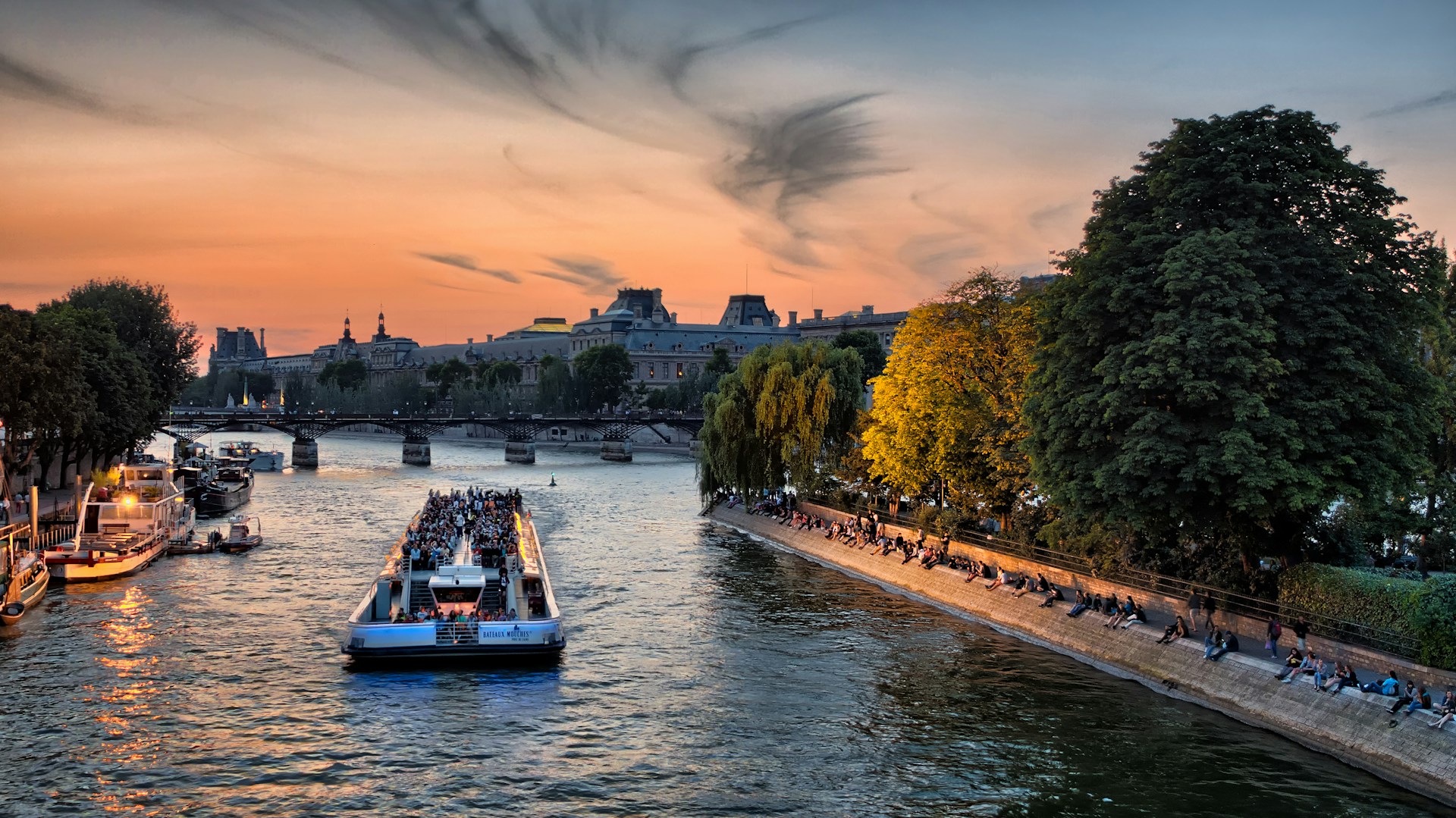 Paris Travel Guide - Romantic Capital of France 5